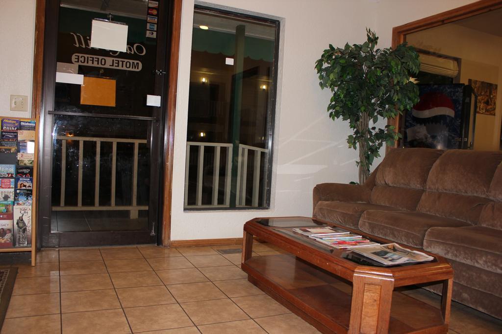 Oak Hill Inn And Suites Tahlequah Экстерьер фото