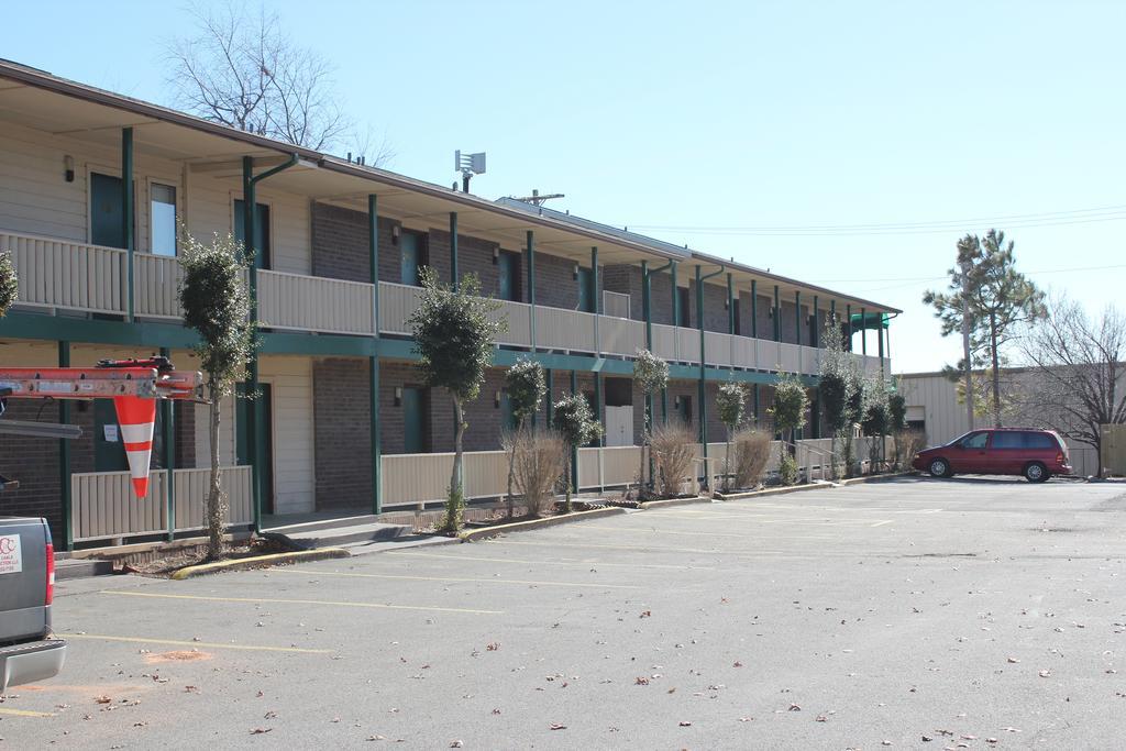 Oak Hill Inn And Suites Tahlequah Экстерьер фото