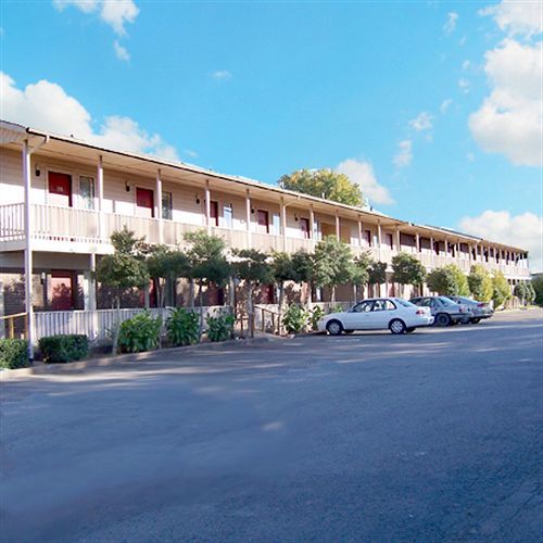 Oak Hill Inn And Suites Tahlequah Экстерьер фото