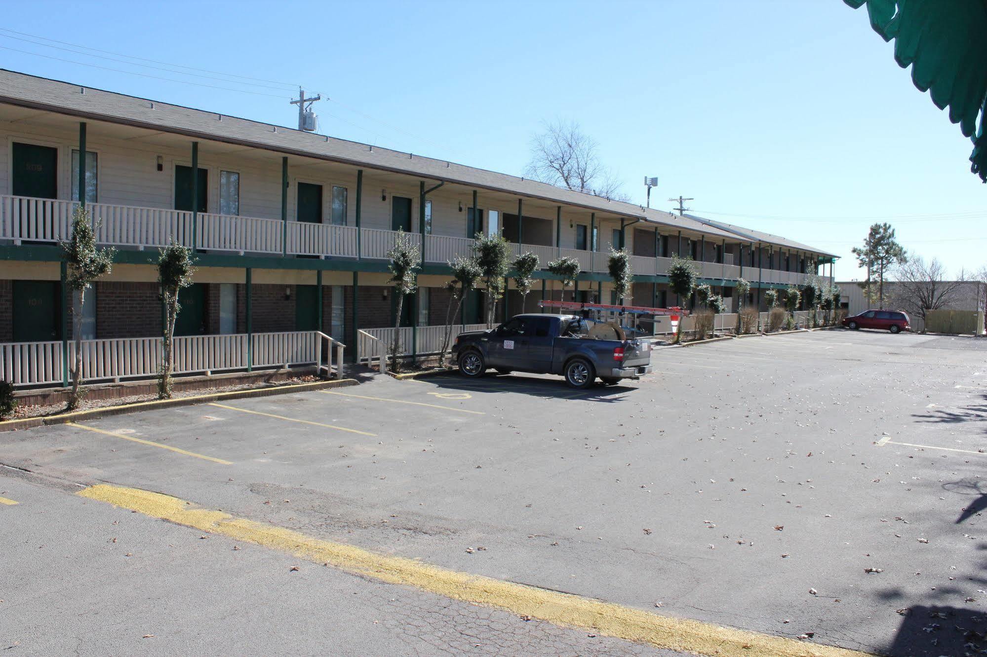 Oak Hill Inn And Suites Tahlequah Экстерьер фото