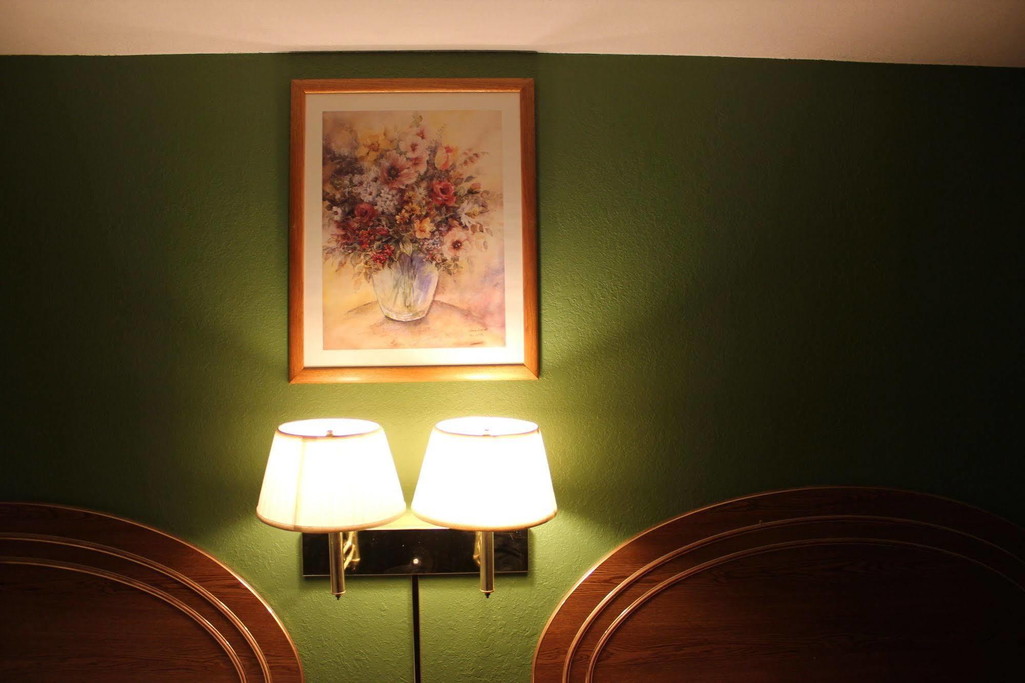 Oak Hill Inn And Suites Tahlequah Экстерьер фото