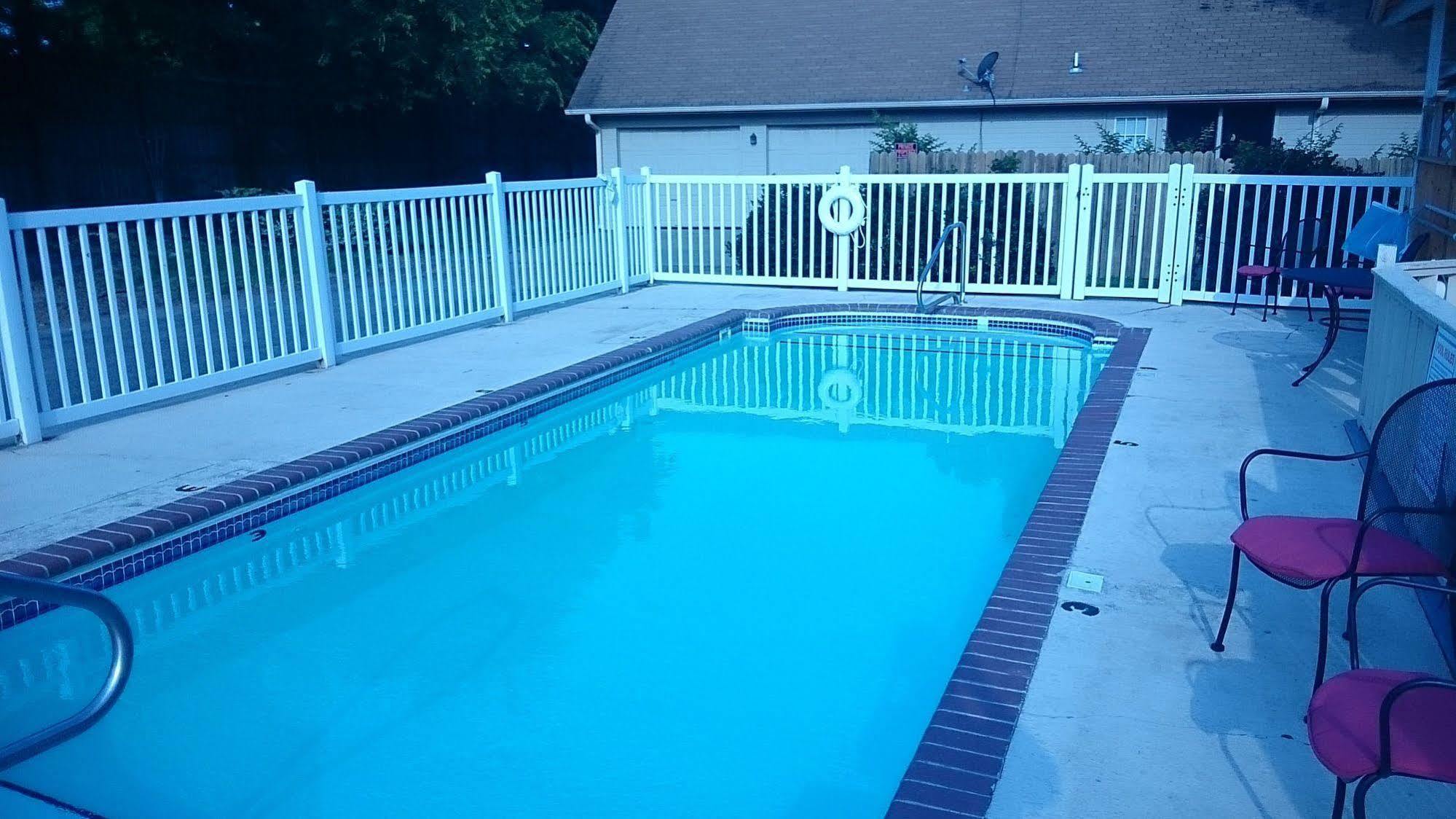 Oak Hill Inn And Suites Tahlequah Экстерьер фото