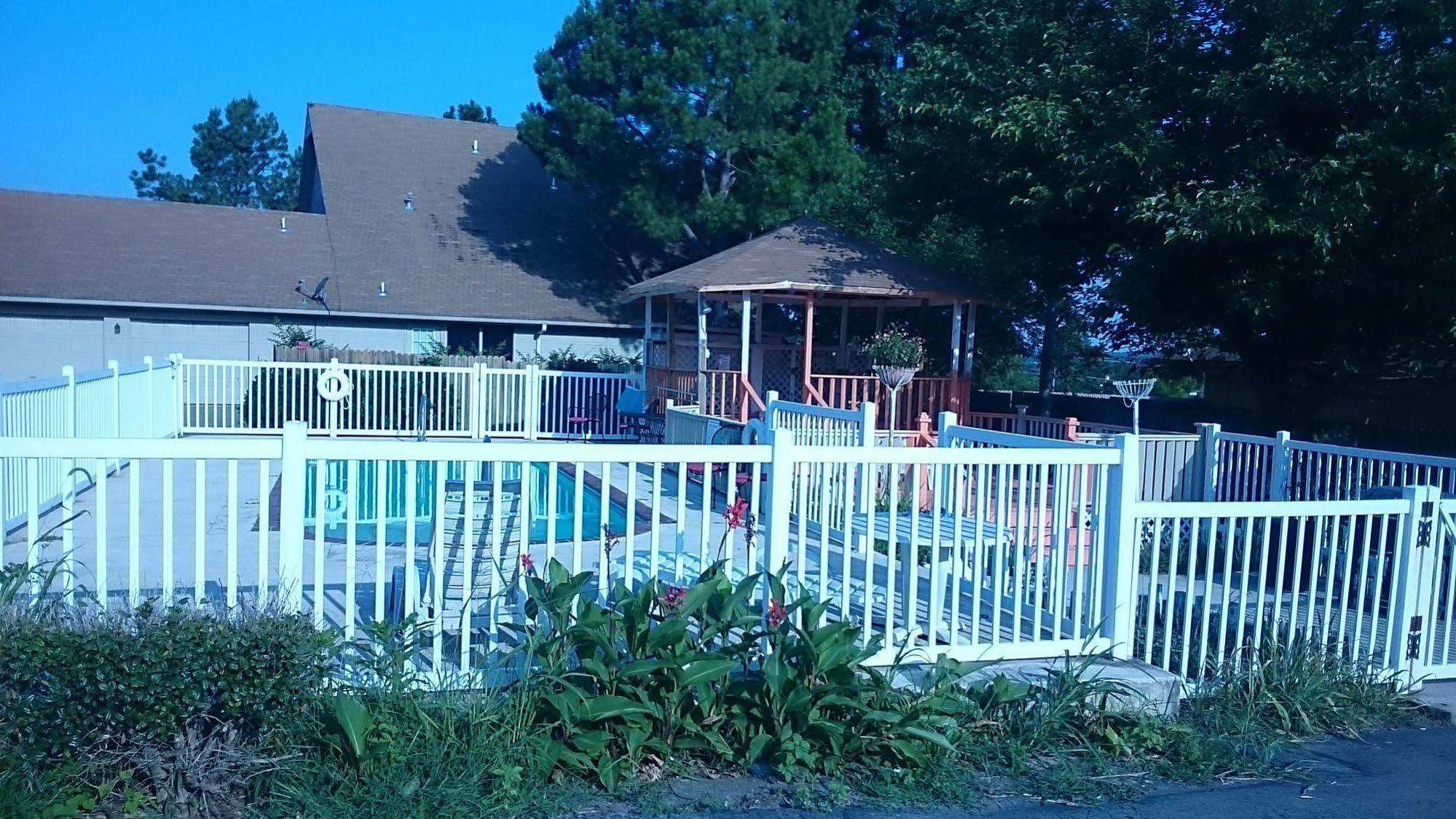 Oak Hill Inn And Suites Tahlequah Экстерьер фото